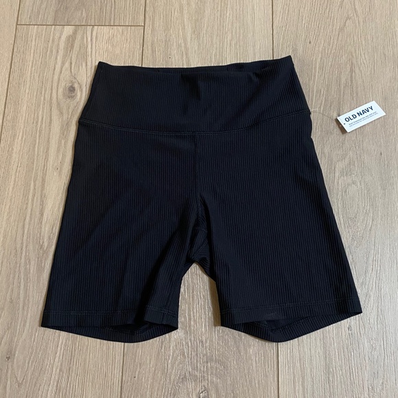 NWT Old Navy Active High Rise Black Ribbed Biker Shorts Small - Picture 1 of 8